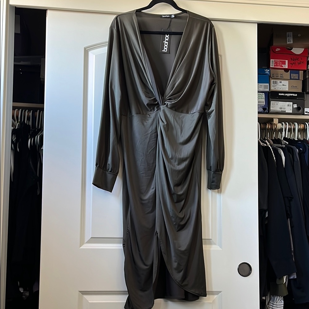 Boohoo Plus Maxi Dress in Charcoal